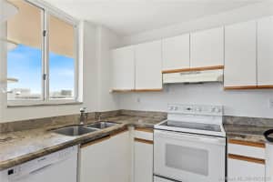 1621 Bay Rd, Miami Beach, FL 33139, Sold 02/26/21