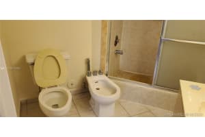 10241 NW 9th St Cir, Miami, FL 33172, Sold 10/20/20