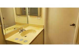 10241 NW 9th St Cir, Miami, FL 33172, Sold 10/20/20