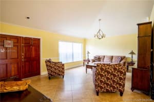 18717 NW 79th Ct, Hialeah, FL 33015, Sold 09/29/20