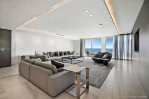 125 Ocean Dr, Miami Beach, FL 33139, Sold 10/13/20