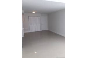 8840 Fontainebleau Blvd, Miami, FL 33172, Sold 09/16/20