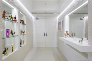4775 Collins Ave, Miami Beach, FL 33140, Sold 11/16/20