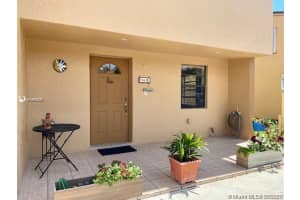 3869 SW 99th Ave, Miami, FL 33165, Sold 09/21/20