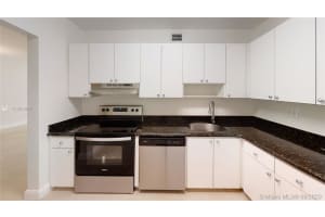 7400 Miami Lakes Dr APT D204, Miami Lakes, FL 33014, Sold 09/29/20