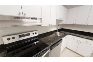 7400 Miami Lakes Dr APT D204, Miami Lakes, FL 33014, Sold 09/29/20