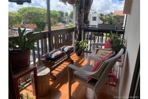 10125 NW 9th St Cir, Miami, FL 33172, Sold 01/06/21