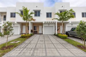 7221 NW 102nd Pl, Doral, FL 33178, Sold 01/25/21