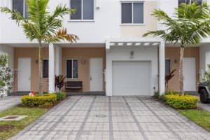 7221 NW 102nd Pl, Doral, FL 33178, Sold 01/25/21