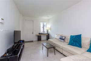 7221 NW 102nd Pl, Doral, FL 33178, Sold 01/25/21