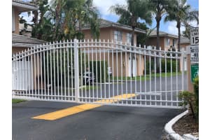 3239 NW 44th St, Oakland Park, FL 33309, Sold 12/04/20