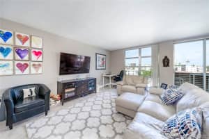 9800 W Bay Harbor Dr, Bay Harbor Islands, FL 33154, Sold 11/20/20