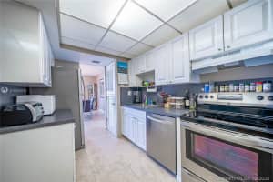 9800 W Bay Harbor Dr, Bay Harbor Islands, FL 33154, Sold 11/20/20