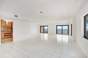 5415 Collins Ave, Miami Beach, FL 33140, Sold 10/28/20