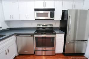 481 NW 84th Ln, Miami, FL 33150, Sold 10/09/20