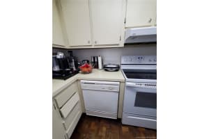 30 NW 87th Ave APT C210, Miami, FL 33172, Sold 10/30/20
