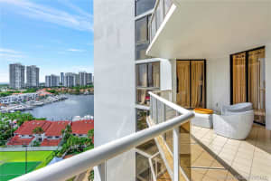 3610 Yacht Club Dr, Miami, FL 33180, Sold 08/20/21