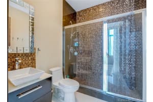 15811 Collins Ave, Sunny Isles Beach, FL 33160, Sold 07/01/21