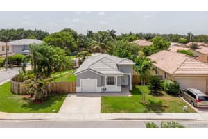 10202 SW 16th St, Pembroke Pines, FL 33025, Sold 10/30/20