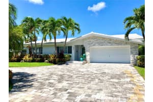 1905 NE 118th Rd, North Miami, FL 33181, Sold 09/25/20