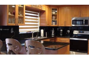 19711 NW 84th Pl, Hialeah, FL 33015, Sold 11/13/20
