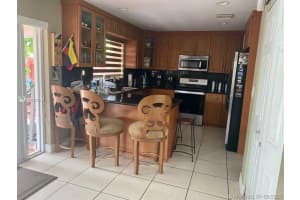 19711 NW 84th Pl, Hialeah, FL 33015, Sold 11/13/20