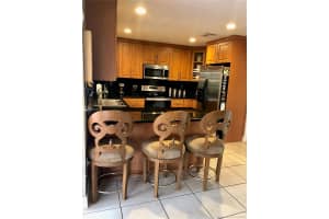 19711 NW 84th Pl, Hialeah, FL 33015, Sold 11/13/20