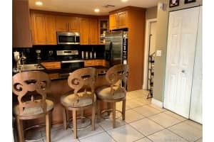 19711 NW 84th Pl, Hialeah, FL 33015, Sold 11/13/20