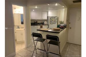 999 Brickell Bay Dr, Miami, FL 33131, Sold 03/05/21