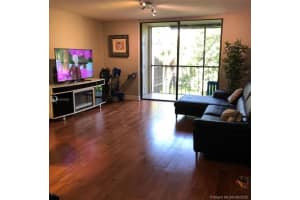 8625 NW 8th St, Miami, FL 33126, Sold 11/23/20