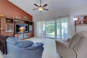 8805 NW Paradise Ct, Tamarac, FL 33321, Sold 10/29/20