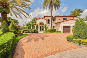 15634 NW 81st Ct, Miami Lakes, FL 33016, Sold 11/06/20