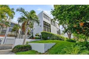 139 E Enid Dr, Key Biscayne, FL 33149, Sold 03/17/21