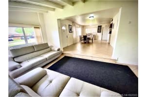 21111 NE 25th Ct, Miami, FL 33180, Sold 02/01/21