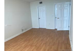 800 Claughton Island Dr, Miami, FL 33131, Sold 10/14/20