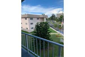541 Blue Heron Dr, Hallandale Beach, FL 33009, Sold 11/18/20