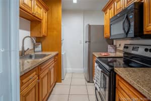 7244 SW 94th Pl APT C2, Miami, FL 33173, Sold 11/26/20