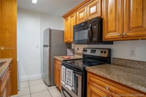 7244 SW 94th Pl APT C2, Miami, FL 33173, Sold 11/26/20