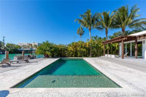 970 S Shore Dr, Miami Beach, FL 33141, Sold 01/29/21