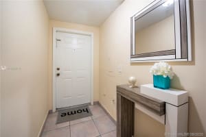 17455 NW 75th Pl, Hialeah, FL 33015, Sold 12/02/20