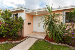 2550 NE 207th Terrace, Miami, FL 33180, Sold 11/25/20