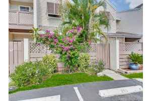 206 E Hemingway Cir, Margate, FL 33063, Sold 12/18/20
