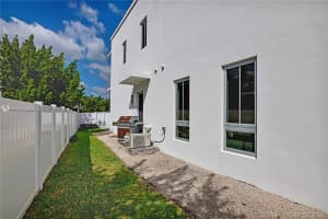 3320 NW 83rd St, Doral, FL 33166, Sold 01/22/21