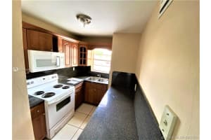 8870 Fontainebleau Blvd, Miami, FL 33172, Sold 12/04/20