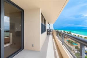2555 Collins Ave, Miami, FL 33140, Sold 12/22/20