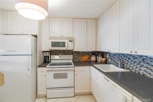 1250 Lincoln Rd, Miami Beach, FL 33139, Sold 04/13/21