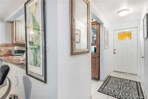 421 NW 109th Ave #3b, Miami, FL 33172, Sold 11/17/20