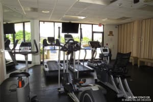 3701 N Country Club Dr, Aventura, FL 33180, Sold 02/12/21