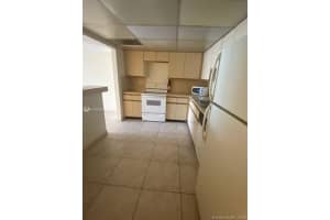9735 NW 52nd St, Doral, FL 33178, Sold 04/28/21