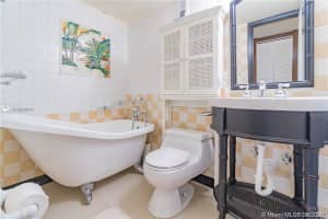 170 NW 92nd Ave, Pembroke Pines, FL 33024, Sold 10/23/20